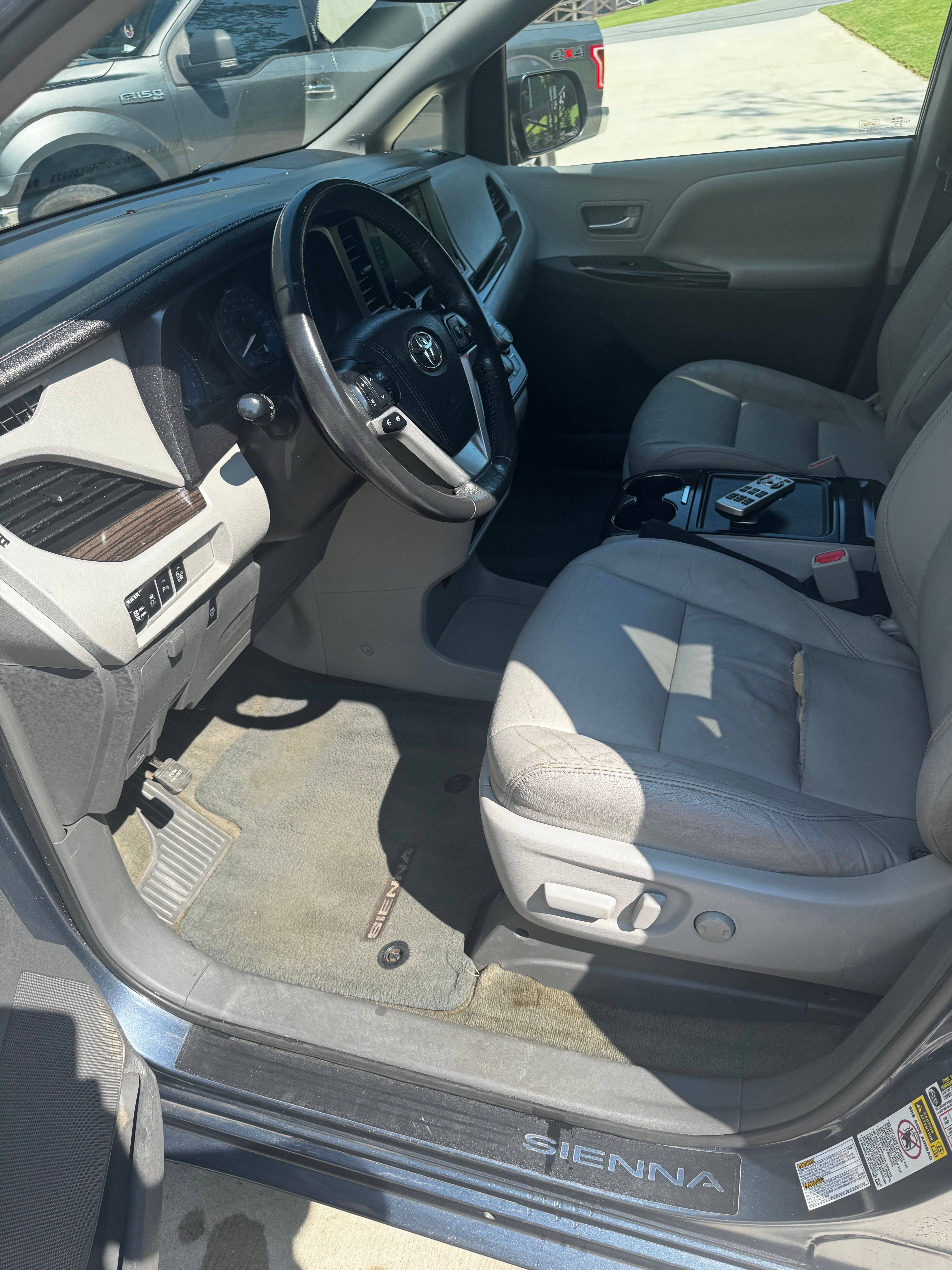 Used 2016 Toyota Sienna XLE Premium AWD/4WD image 8