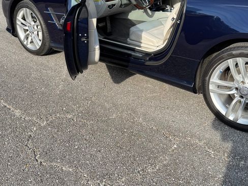 Used 2013 Mercedes-Benz SL 550 image 24