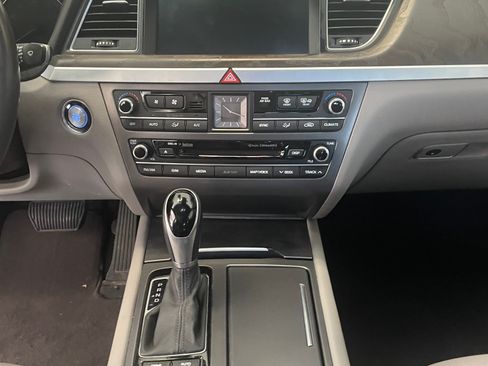 Used 2017 Genesis G80 5.0 Ultimate RWD image 4