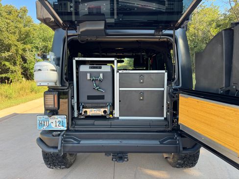 Used 2015 Jeep Wrangler Unlimited Rubicon w/ Connectivity Group image 9