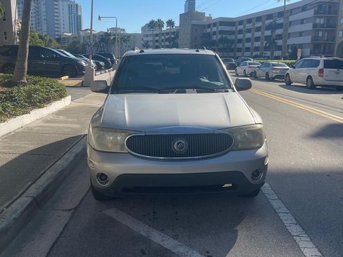 Used 2004 Buick Rainier CXL Plus w/ Sun And Satellite Package image 1