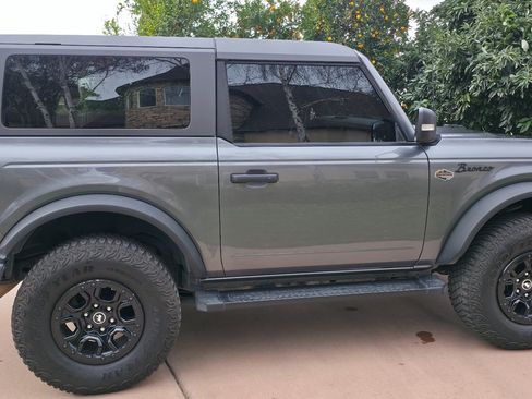 Used 2022 Ford Bronco Wildtrak image 5