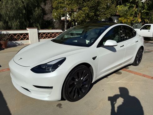 Used 2021 Tesla Model 3 Performance image 4