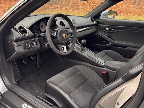 Used 2025 Porsche 718 Cayman GT4 image 11