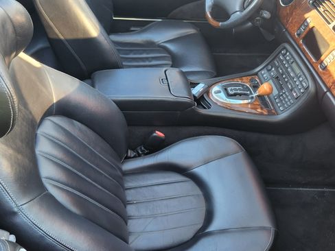 Used 2004 Jaguar XK8 Convertible image 10