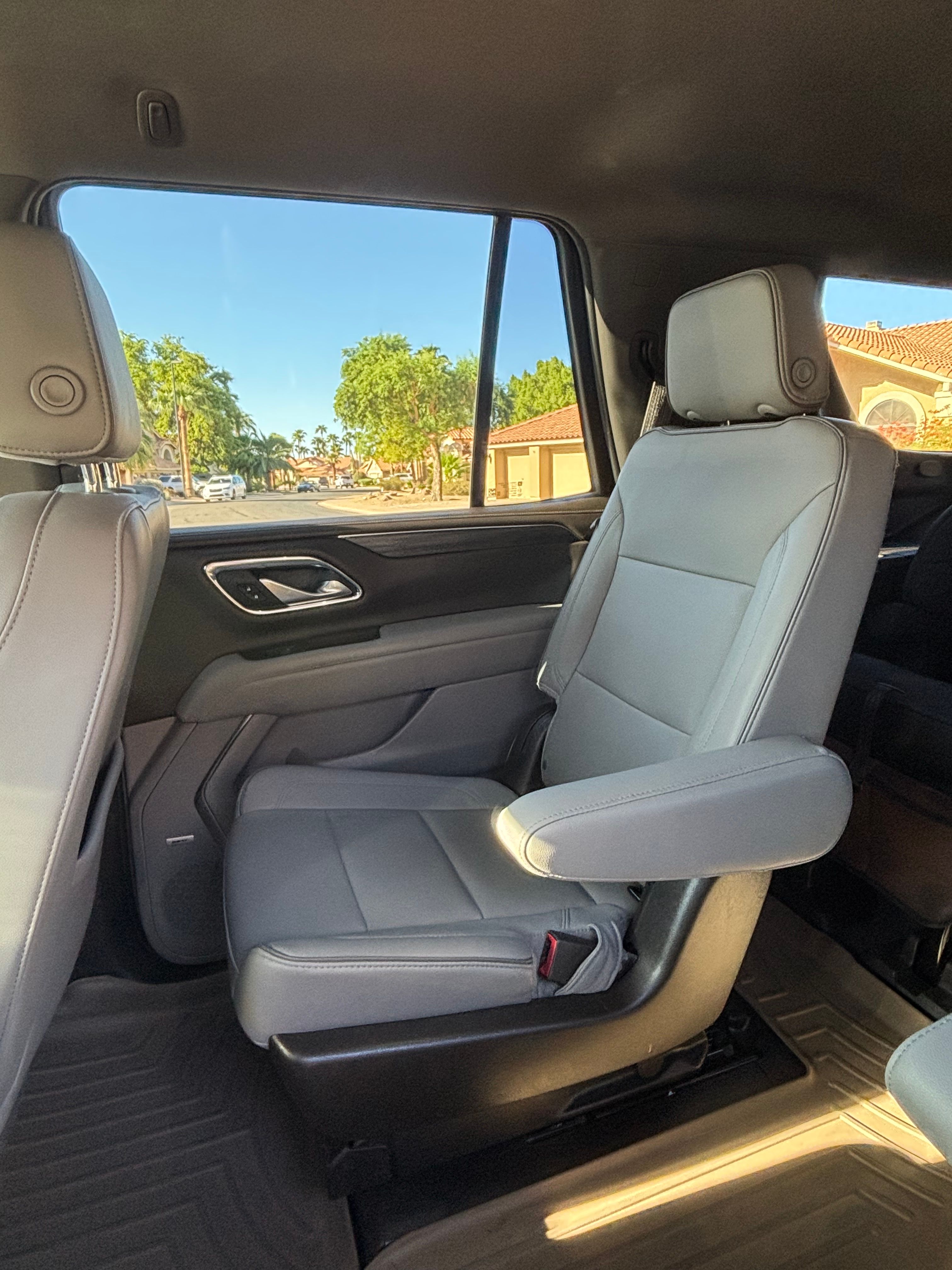 Used 2023 GMC Yukon SLT RWD image 11