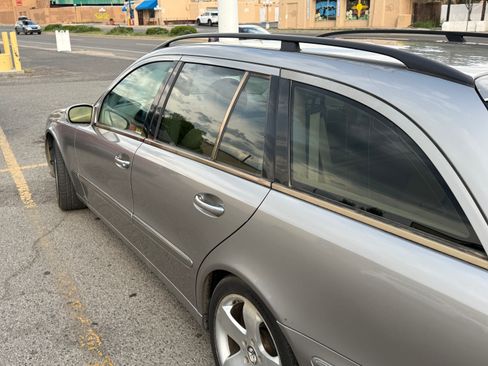 Used 2004 Mercedes-Benz E 320 4MATIC Wagon image 2