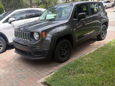Used 2017 Jeep Renegade Sport w/ Power & Air Group AWD/4WD image 2