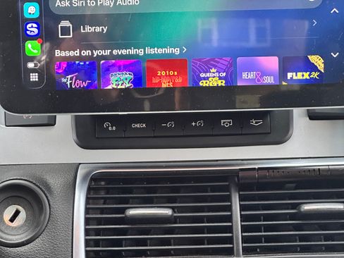 Used 2015 Audi Q7 3.0T S line Prestige w/ 21" S Line Plus Package AWD/4WD image 17