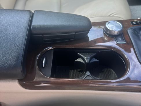 Used 2014 Mercedes-Benz SLK 250 image 24