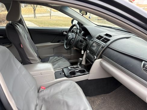 Used 2013 Toyota Camry LE image 5