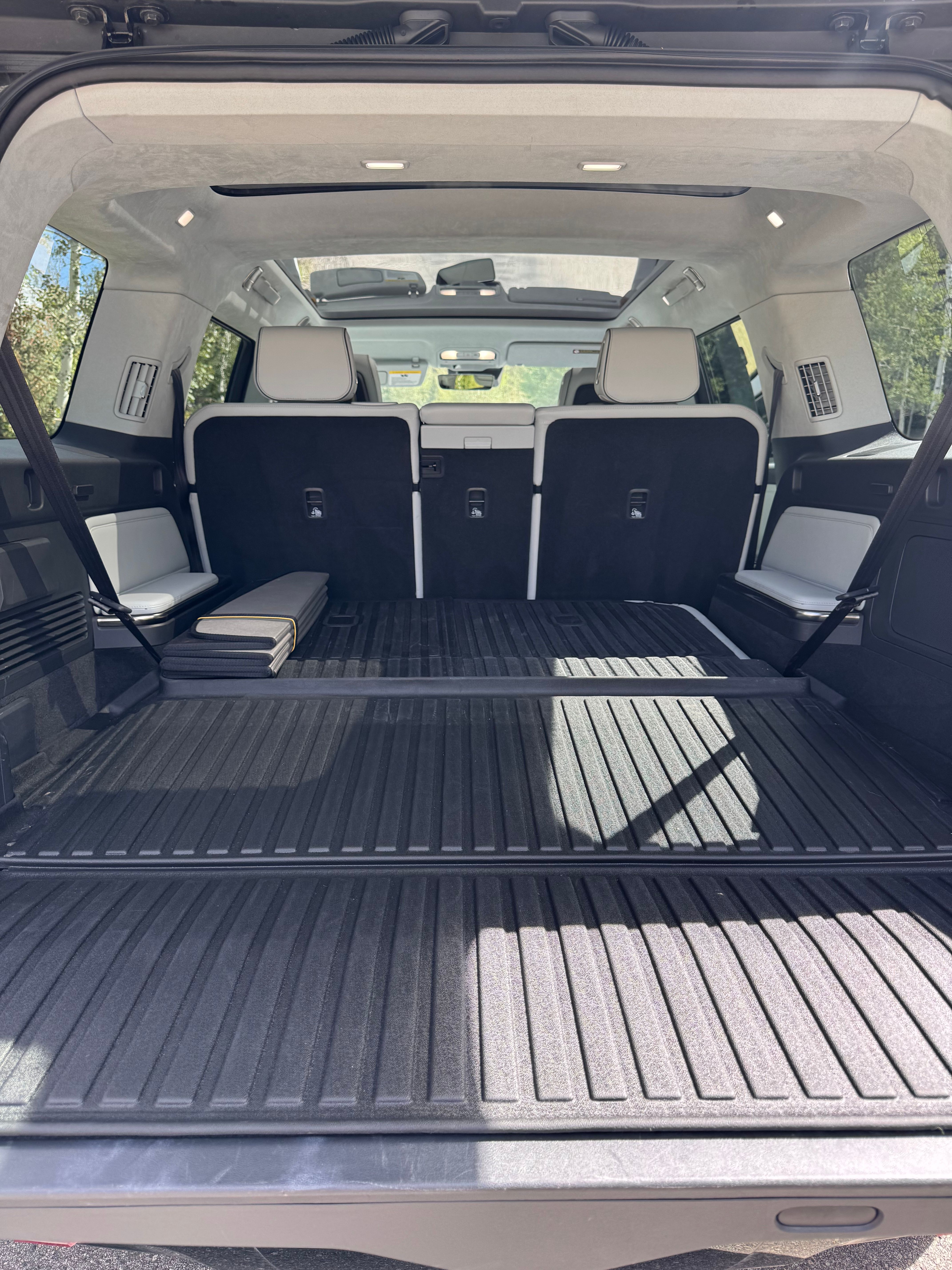 Used 2023 Rivian R1S Adventure Quad AWD/4WD image 4