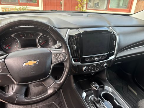 Used 2019 Chevrolet Traverse LT FWD image 6