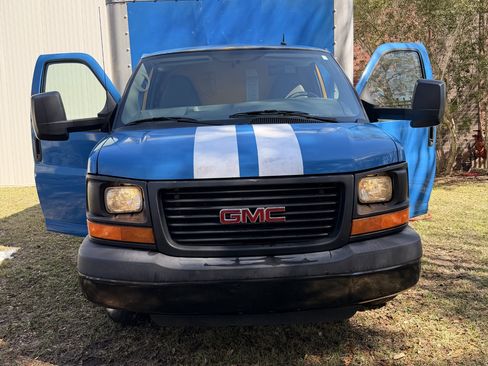 Used 2015 GMC Savana 3500 Van Cab-Chassis 2D image 6