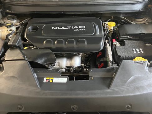 Used 2016 Jeep Cherokee Sport image 21