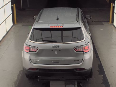 Used 2023 Jeep Compass Latitude image 4