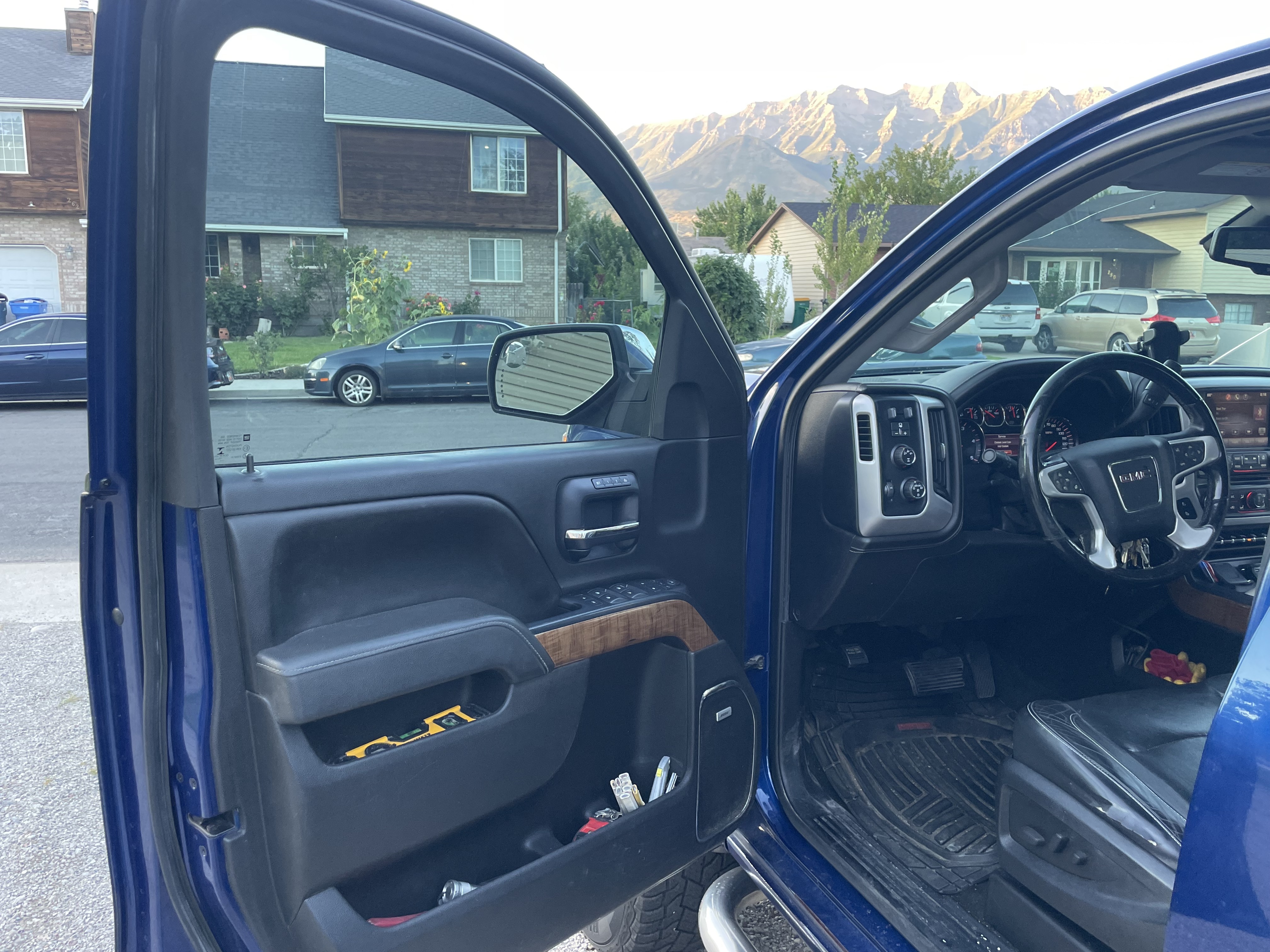 Used 2015 GMC Sierra 2500 SLT w/ Driver Alert Package AWD/4WD image 12