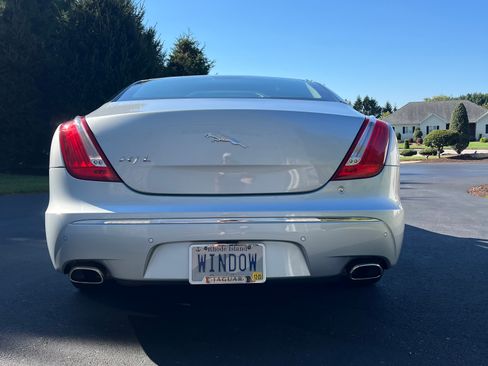 Used 2011 Jaguar XJ L image 8