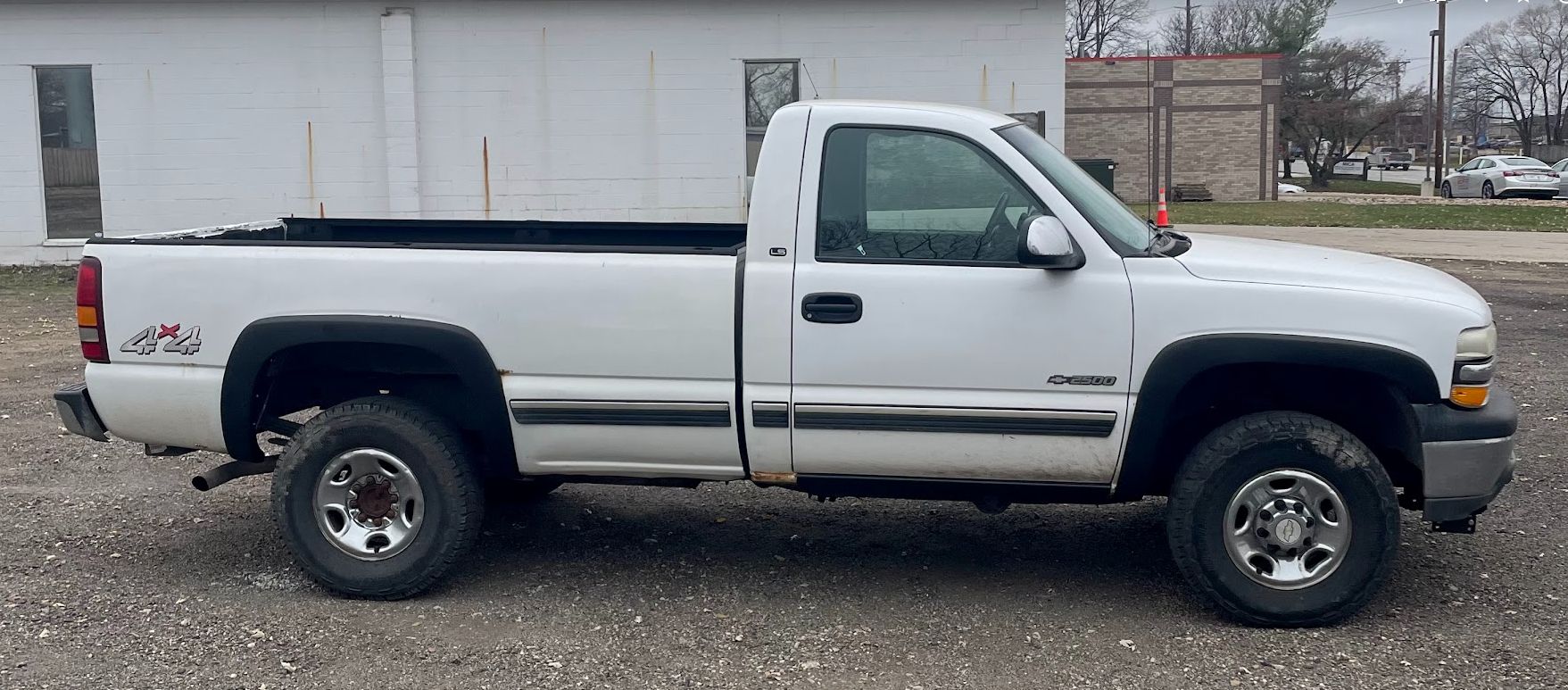 Used 1999 Chevrolet Silverado 2500 LS w/ Snow Plow Prep Pkg AWD/4WD image 5