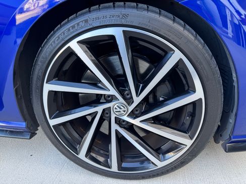 Used 2019 Volkswagen Golf 4-Door image 19