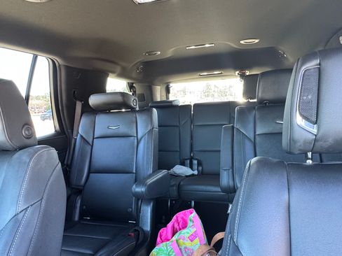 Used 2022 Cadillac Escalade Luxury w/ LPO, Illumination Package image 20