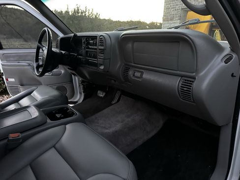 Used 1997 Chevrolet Tahoe 4WD 2-Door w/ Preferred Equipment Group 3 image 10