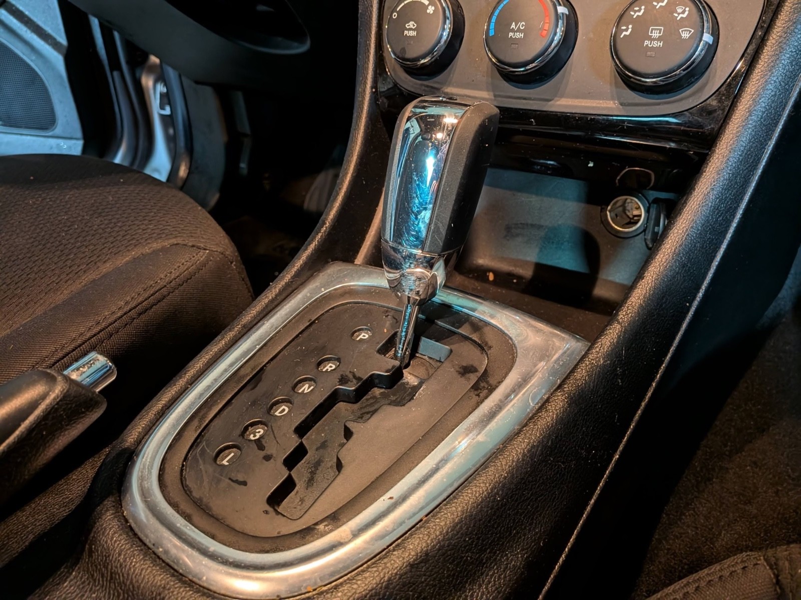 Used 2014 Chrysler 200 LX FWD image 25