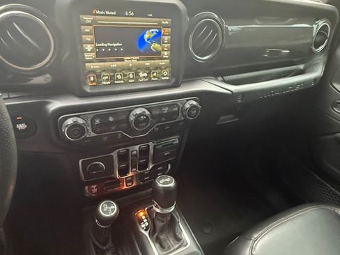 Used 2021 Jeep Wrangler Unlimited Rubicon AWD/4WD image 12