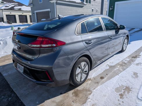 Used 2019 Hyundai Ioniq Blue image 4