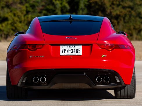 Used 2015 Jaguar F-TYPE R image 11