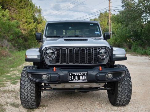 Used 2020 Jeep Gladiator Mojave AWD/4WD image 4
