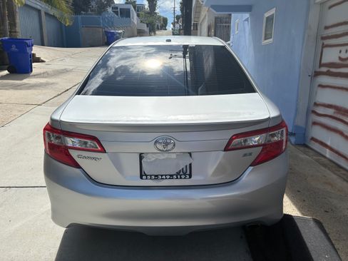 Used 2012 Toyota Camry SE FWD image 13