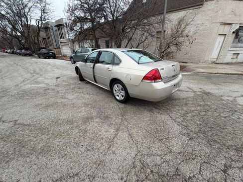 Used 2011 Chevrolet Impala LS image 4