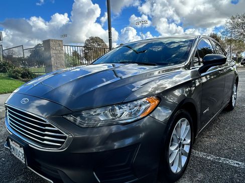 Used 2019 Ford Fusion SE image 28