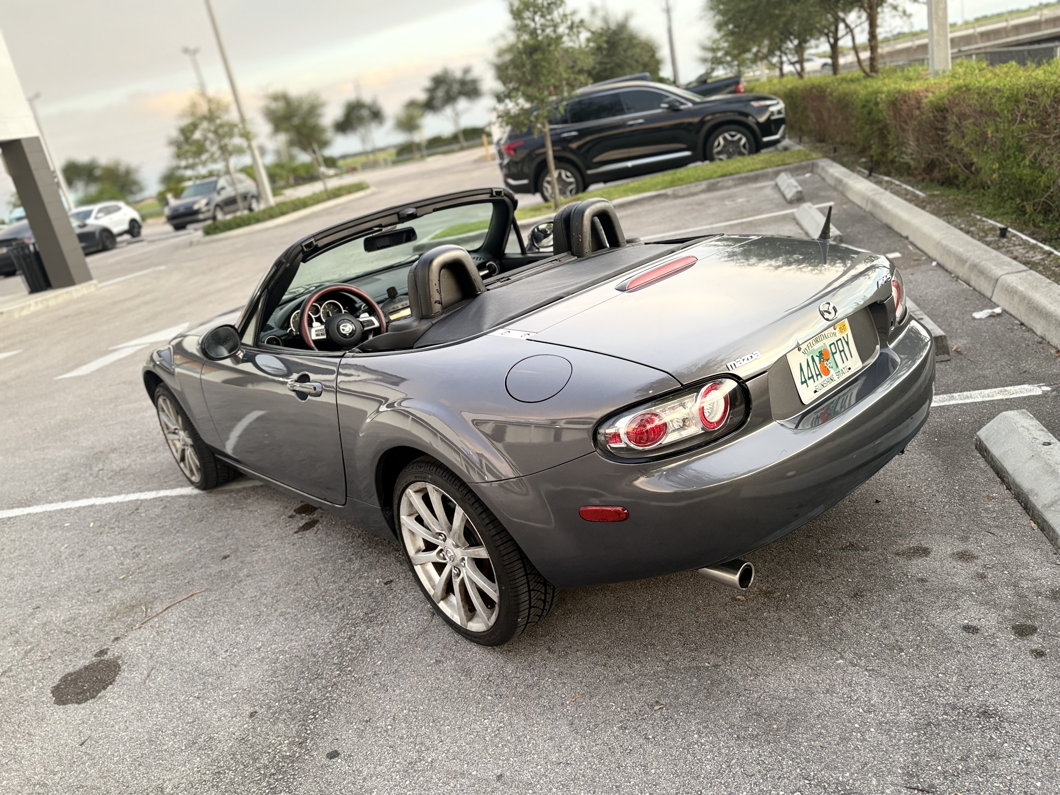 Used 2007 MAZDA MX-5 Miata Touring RWD image 2