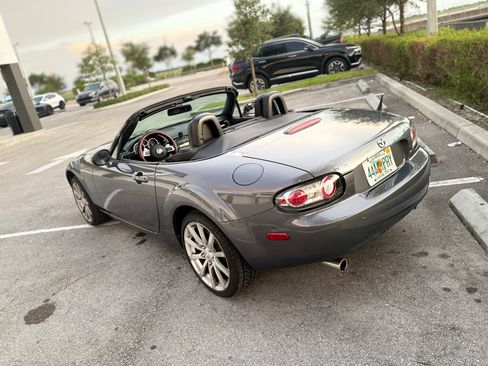 Used 2007 MAZDA MX-5 Miata Touring RWD image 2
