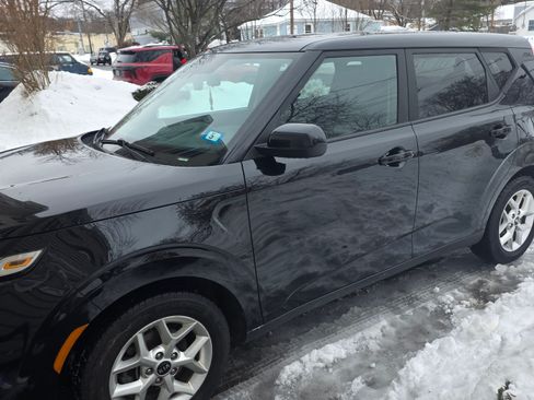 Used 2021 Kia Soul S image 11