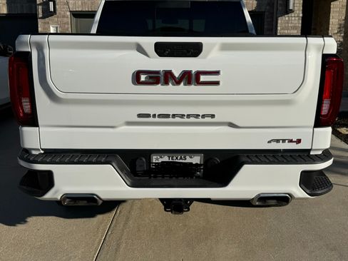 Used 2022 GMC Sierra 1500 AT4 w/ AT4 Preferred Package image 16