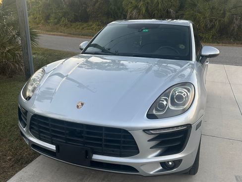 Used 2016 Porsche Macan S image 2