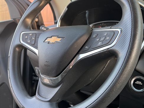 Used 2019 Chevrolet Equinox LT image 4