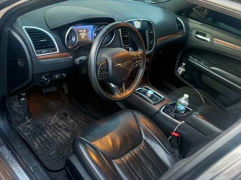 Used 2017 Chrysler 300 C Platinum w/ Safetytec Plus Group RWD image 10
