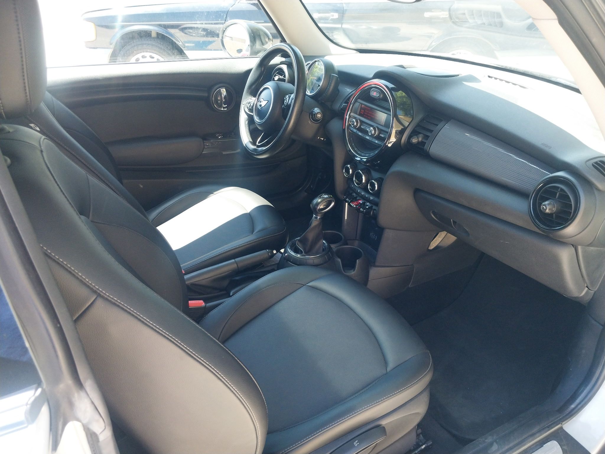 Used 2014 MINI Cooper 2-Door Hardtop FWD image 9