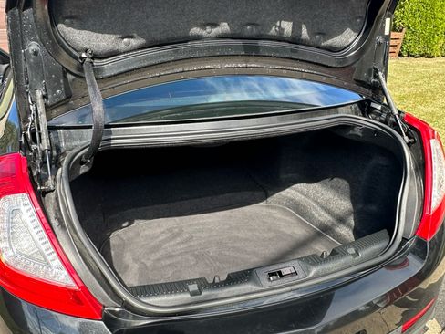 Used 2013 Lincoln MKS AWD image 5