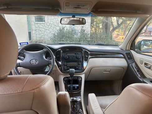 Used 2003 Toyota Highlander Limited image 2