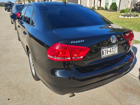 Used 2014 Volkswagen Passat 1.8T S image 2