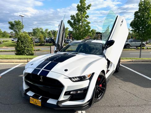 Used 2020 Ford Mustang Shelby GT500 w/ Technology Package image 9