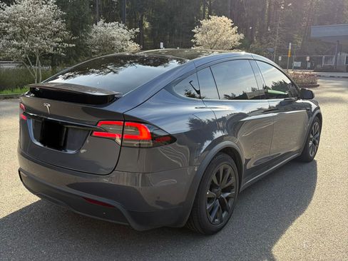 Used 2023 Tesla Model X image 15