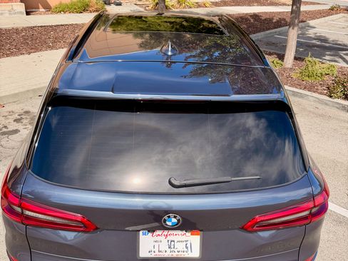 Used 2019 BMW X5 xDrive50i w/ M Sport Package AWD/4WD image 5