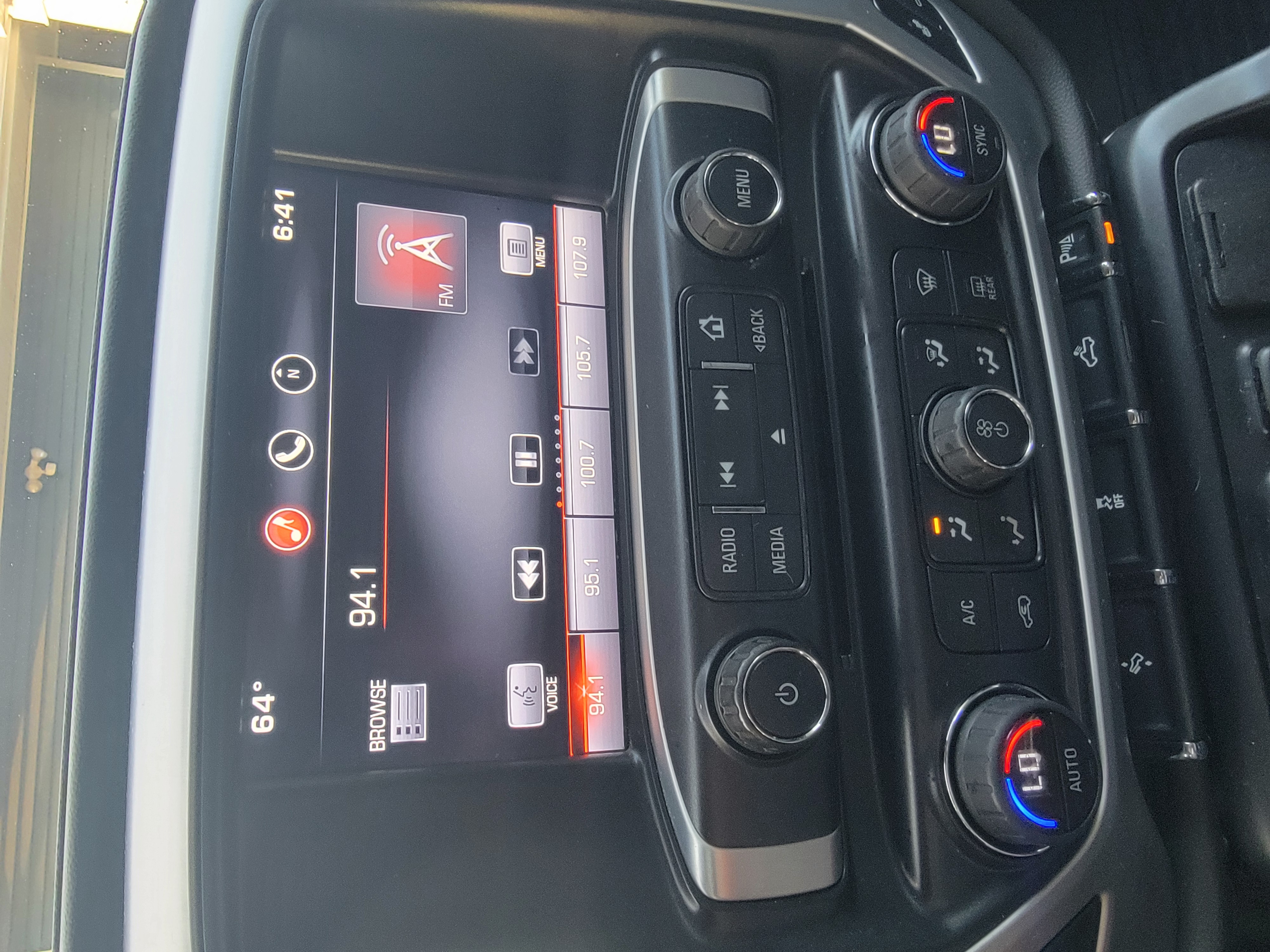 Used 2015 GMC Sierra 1500 SLT w/ SLT Crew Cab Value Package AWD/4WD image 9