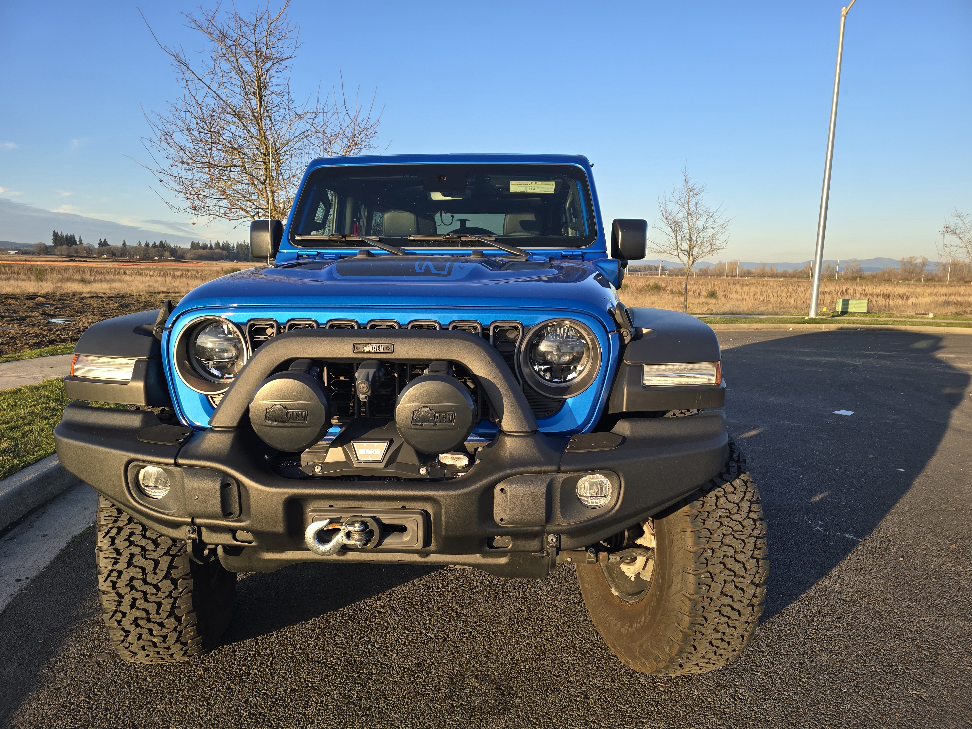 Used 2023 Jeep Wrangler Unlimited Rubicon 4xe AWD/4WD image 6